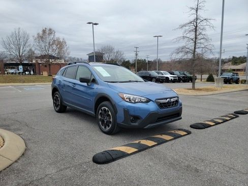 Used 2023 Subaru Crosstrek 2.0i image 3