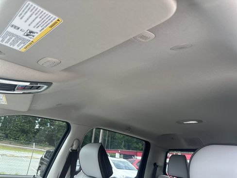Used 2025 RAM 1500 Laramie AWD/4WD image 33
