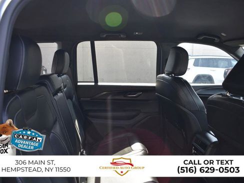 Used 2025 Jeep Grand Cherokee Altitude AWD/4WD image 25