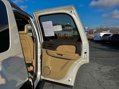 Used 2014 GMC Yukon Denali image 29