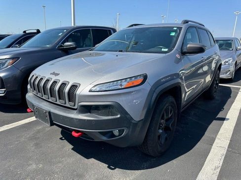 Used 2015 Jeep Cherokee Trailhawk w/ Comfort/Convenience Group image 3