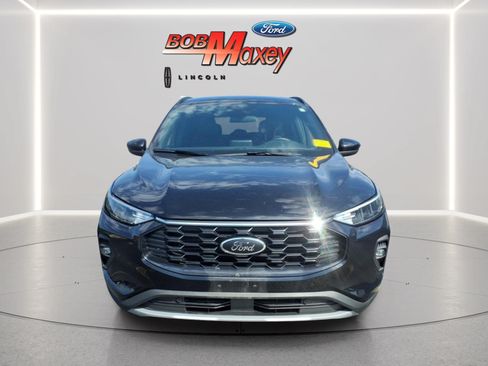 Used 2025 Ford Escape ST-Line Select AWD/4WD image 2