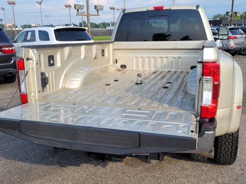 Used 2018 Ford F350 Lariat w/ Lariat Ultimate Package AWD/4WD image 18