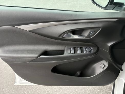 Used 2025 Buick Envista Avenir image 25