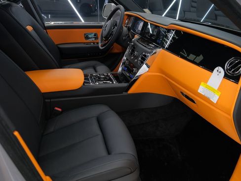 Used 2026 Rolls-Royce Cullinan AWD/4WD image 43