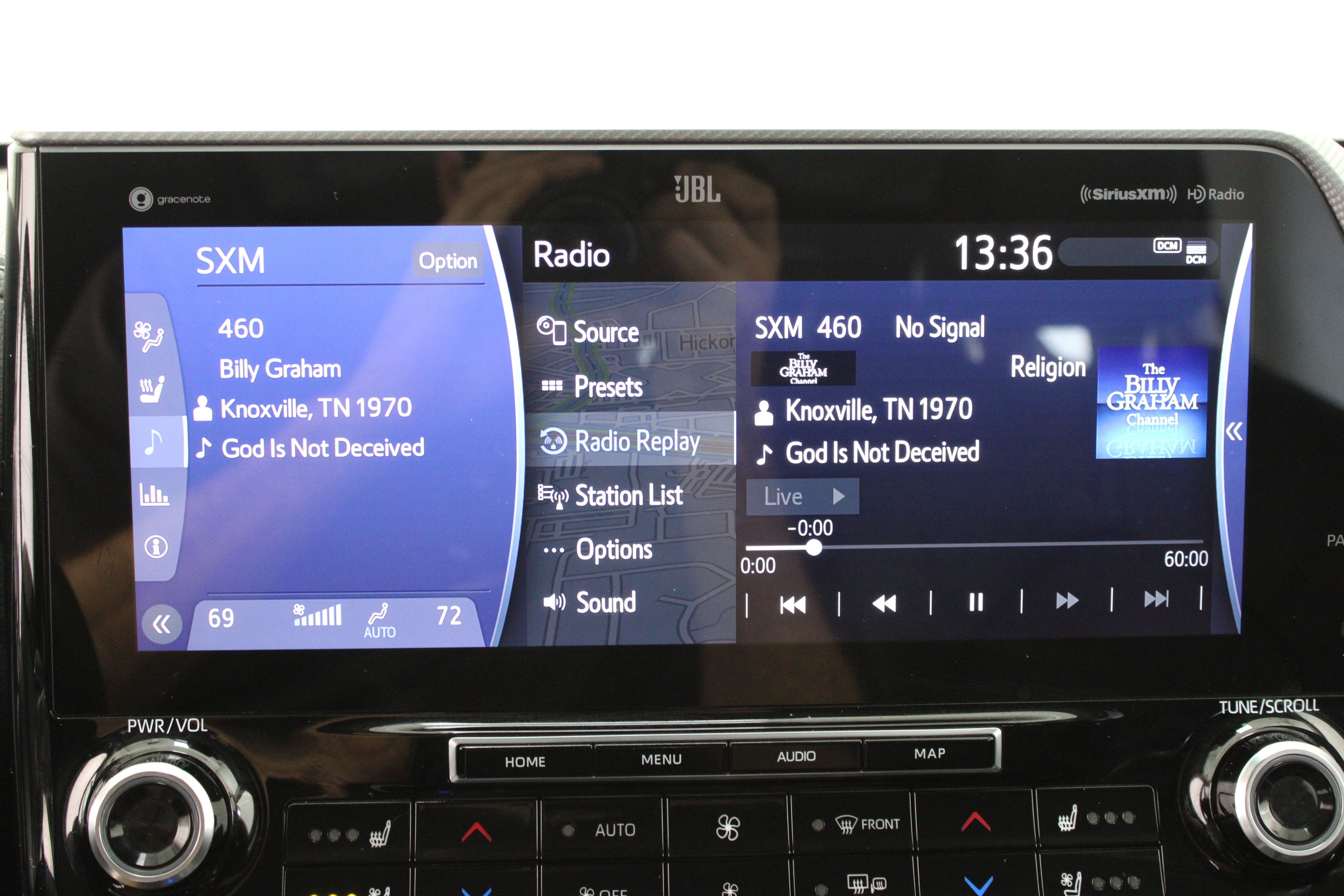 Certified 2020 Toyota Highlander Platinum AWD/4WD image 19