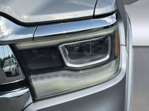 Used 2022 RAM 1500 Laramie RWD image 12