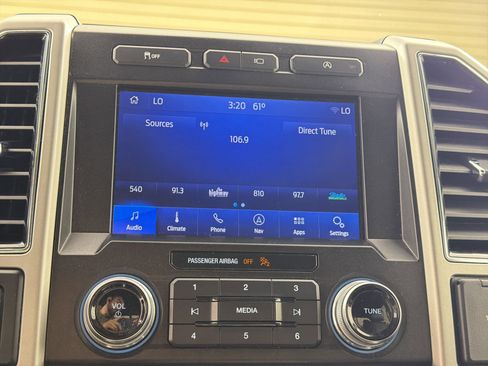 Used 2020 Ford F150 Lariat w/ Equipment Group 502A Luxury image 24