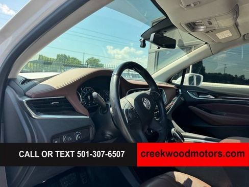 Used 2018 Buick Enclave Avenir w/ Avenir Technology Package AWD/4WD image 8