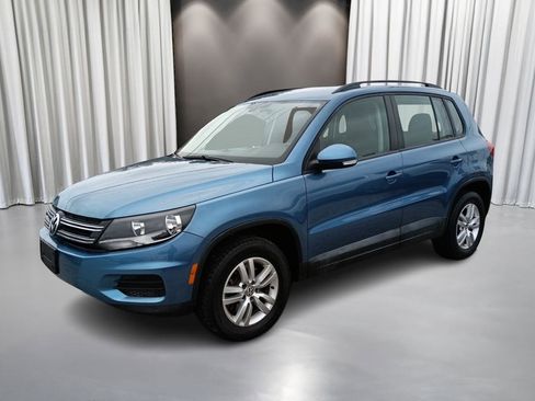 Used 2017 Volkswagen Tiguan S image 7