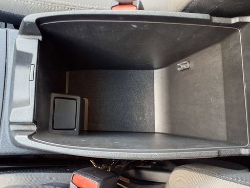 Used 2022 Ford Escape SE w/ SE Sport Appearance Package FWD image 33