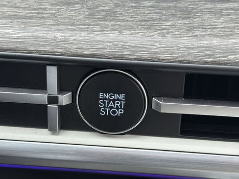 Used 2024 Hyundai Santa Fe Calligraphy image 9