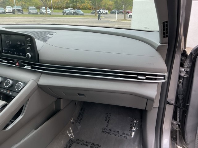 Used 2024 Hyundai Elantra SE FWD image 37
