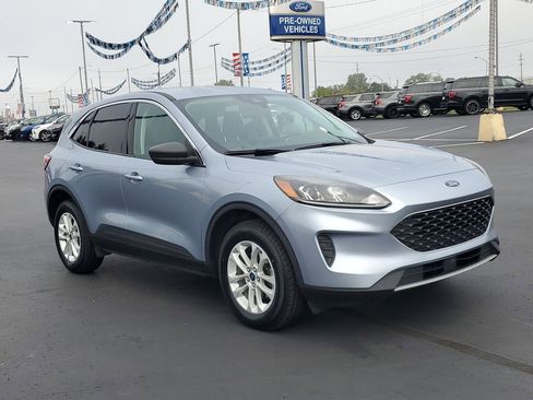 Certified 2022 Ford Escape SE w/ Convenience Package image 2