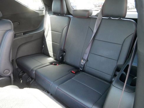 Used 2024 Chevrolet Traverse RS AWD/4WD image 21