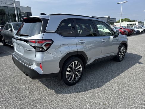Used 2025 Subaru Forester Touring AWD/4WD image 32