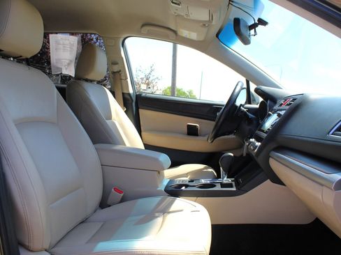 Used 2015 Subaru Outback 2.5i Limited w/ Popular Package #4 AWD/4WD image 19