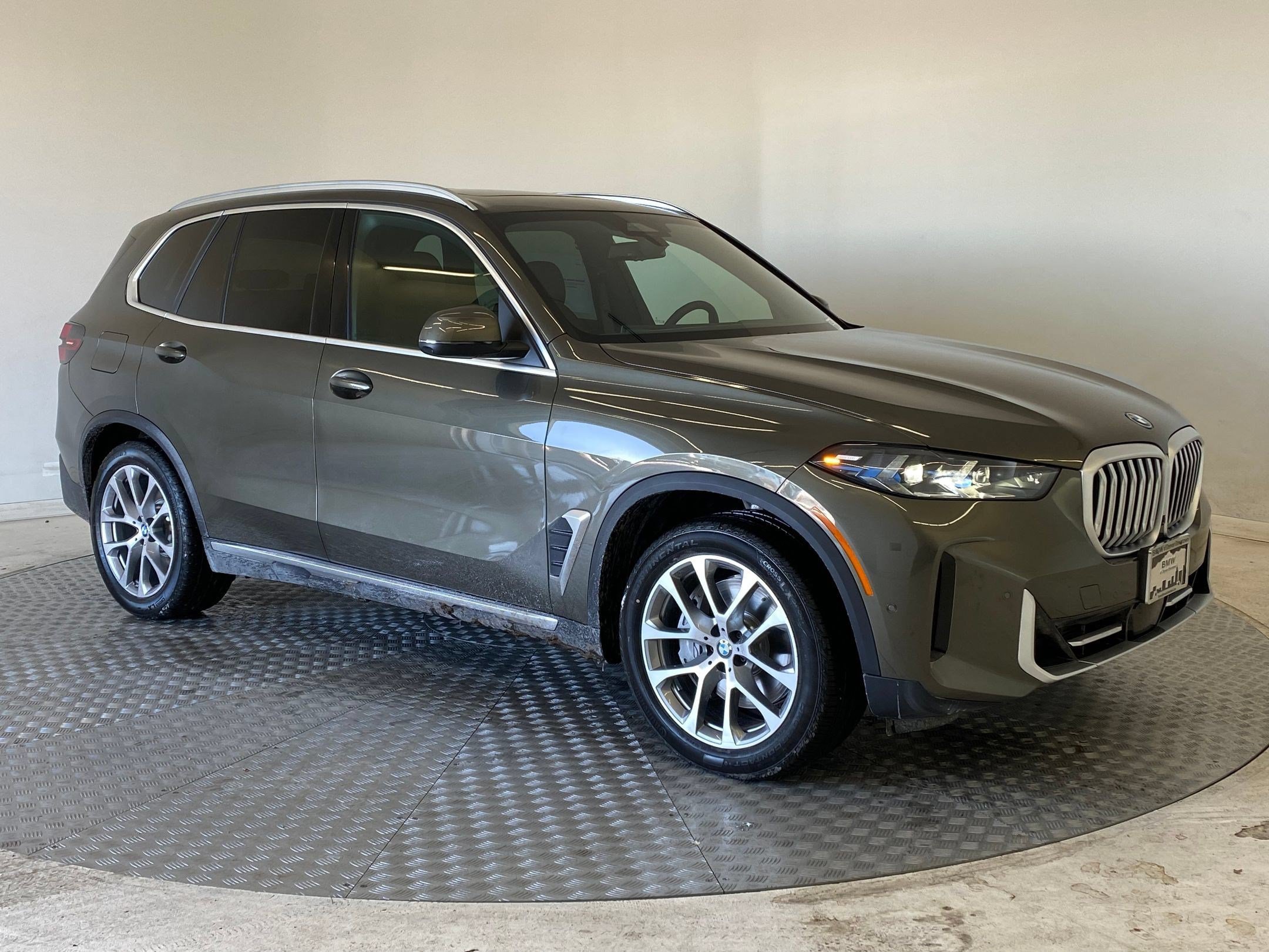 Used 2026 BMW X5 xDrive50e w/ Premium Package AWD/4WD image 7