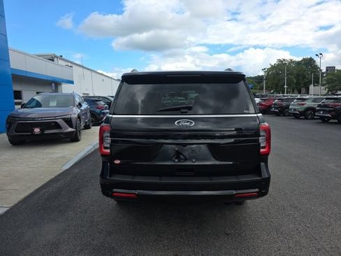 Used 2023 Ford Expedition Limited AWD/4WD image 3
