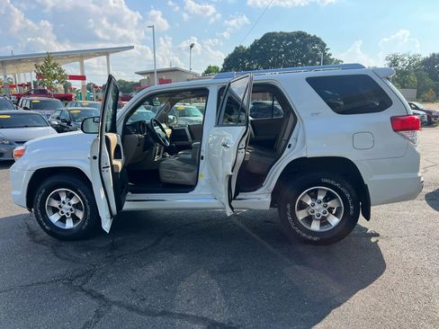 Used 2013 Toyota 4Runner SR5 image 16