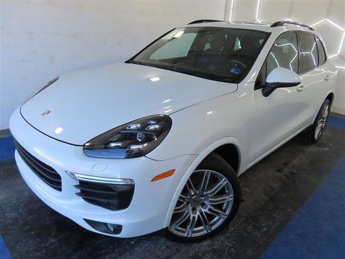 Used 2017 Porsche Cayenne Platinum Edition w/ Premium Package Plus (PJX) image 5