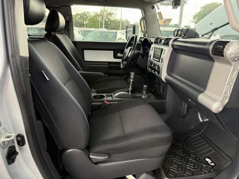 Used 2007 Toyota FJ Cruiser 4WD image 11