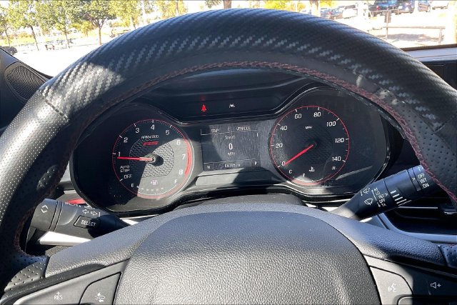 Used 2024 Chevrolet Trax RS w/ Sunroof Package FWD image 18