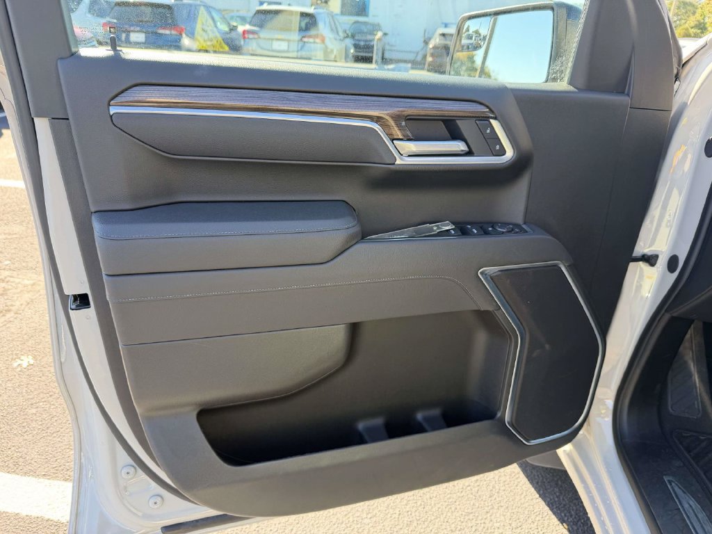 Used 2026 Chevrolet Silverado 1500 RST AWD/4WD image 15
