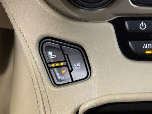 Used 2018 GMC Yukon Denali w/ Open Road Package image 43