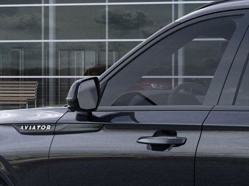 New 2025 Lincoln Aviator AWD w/ Jet Appearance Package image 20