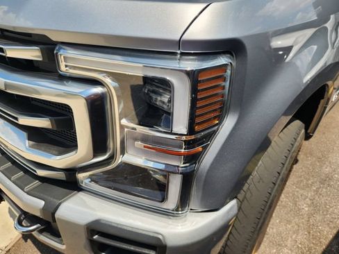 Used 2022 Ford F250 Platinum w/ FX4 Off-Road Package AWD/4WD image 4