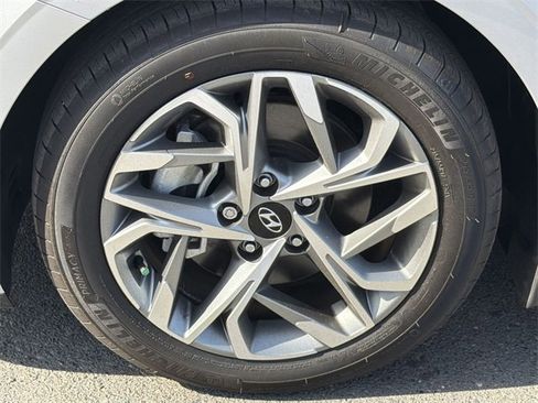 Used 2023 Hyundai Sonata SEL image 9