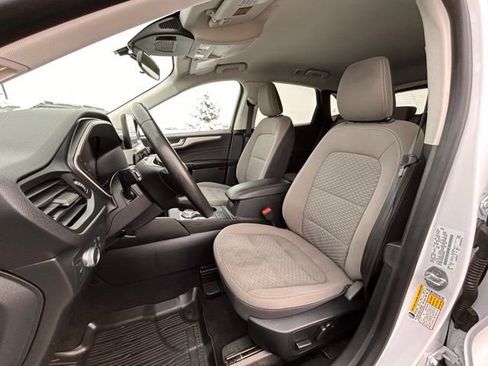 Used 2021 Ford Escape SE w/ SE Sport Appearance Package image 26