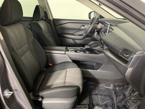 Used 2025 Nissan Rogue SV AWD/4WD image 20