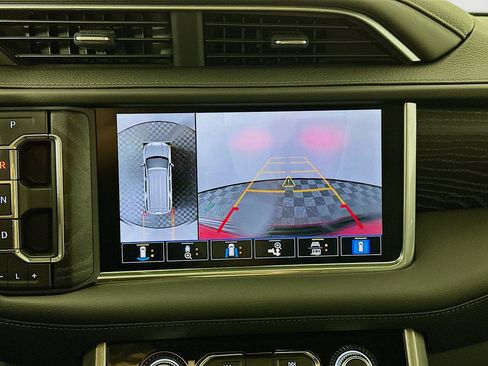 Used 2021 GMC Yukon Denali image 16