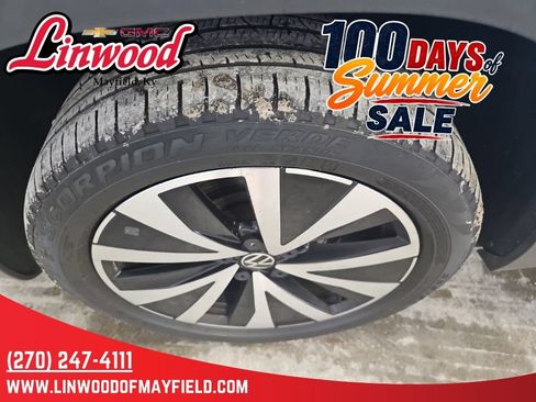 Used 2022 Volkswagen Taos SE AWD/4WD image 6