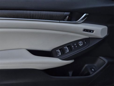 Used 2021 Honda Accord EX-L image 17