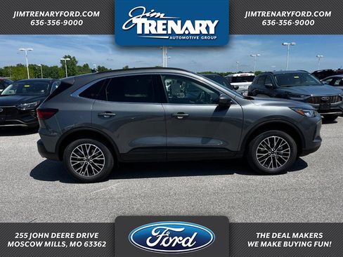 New 2025 Ford Escape SE image 1