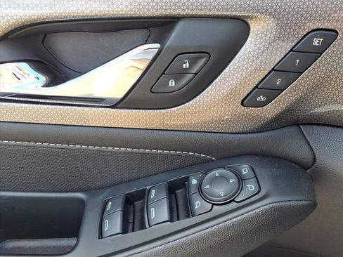 Used 2023 Chevrolet Traverse Premier w/ Redline Edition FWD image 22