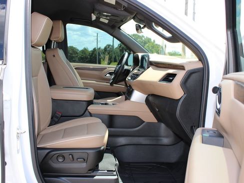 Used 2024 Chevrolet Tahoe Premier RWD image 13