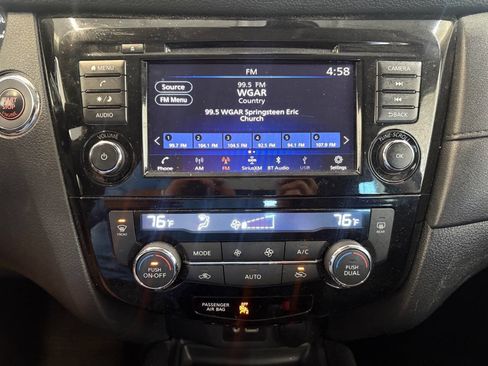 Used 2019 Nissan Rogue SV image 13