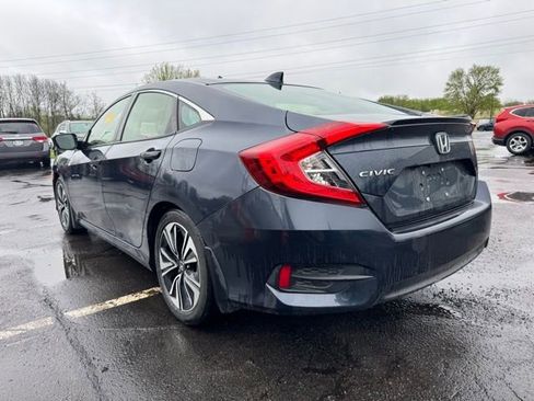 Used 2018 Honda Civic EX-T image 4