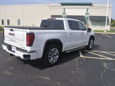 Used 2023 GMC Sierra 1500 Denali AWD/4WD image 7