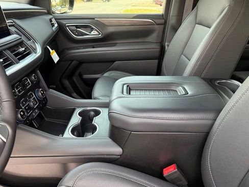 Used 2024 Chevrolet Tahoe Z71 w/ Off-Road Capability Package image 23