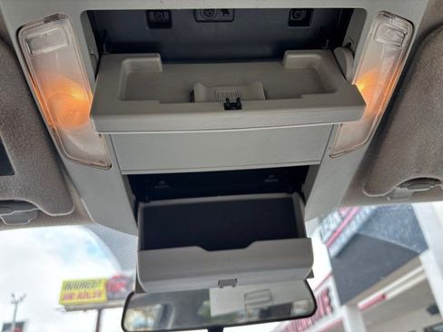 Used 2010 Toyota Tundra 4x4 CrewMax image 32