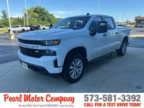 Used 2019 Chevrolet Silverado 1500 Custom w/ Custom Max Trailering Package AWD/4WD image 7