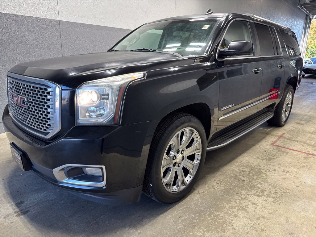 Used 2015 GMC Yukon XL Denali w/ Touring Package AWD/4WD image 6