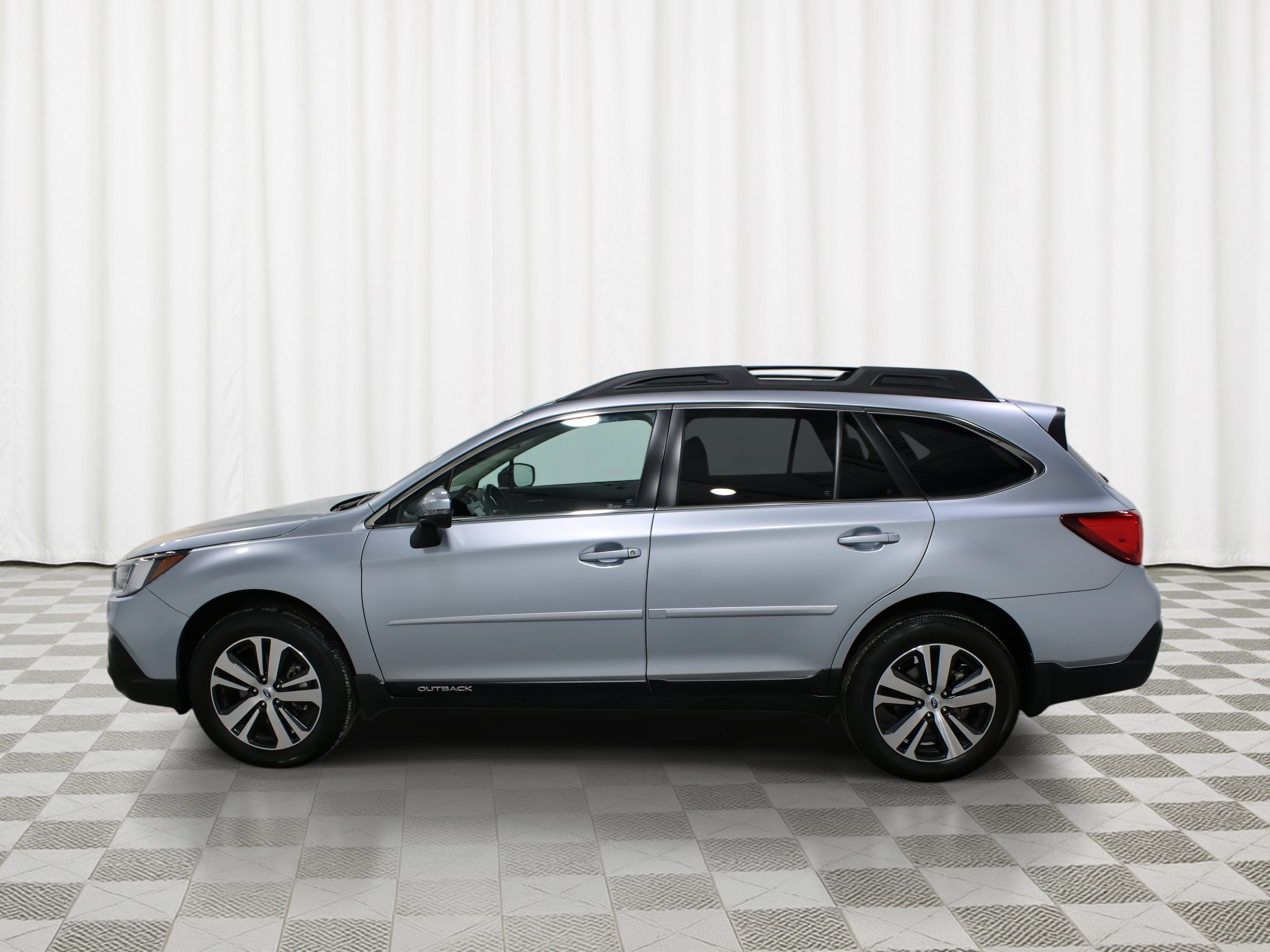 Used 2019 Subaru Outback 2.5i Limited AWD/4WD image 6
