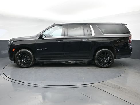 Used 2023 Chevrolet Suburban LT w/ Luxury Package AWD/4WD image 4