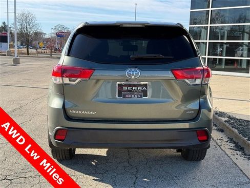 Used 2019 Toyota Highlander LE image 4